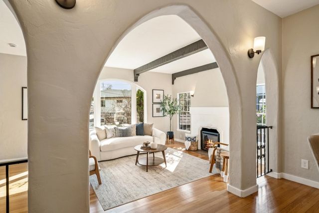 2621 Kingsland Ave, Oakland, CA 94619