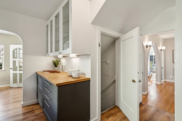 2621 Kingsland Ave, Oakland, CA 94619