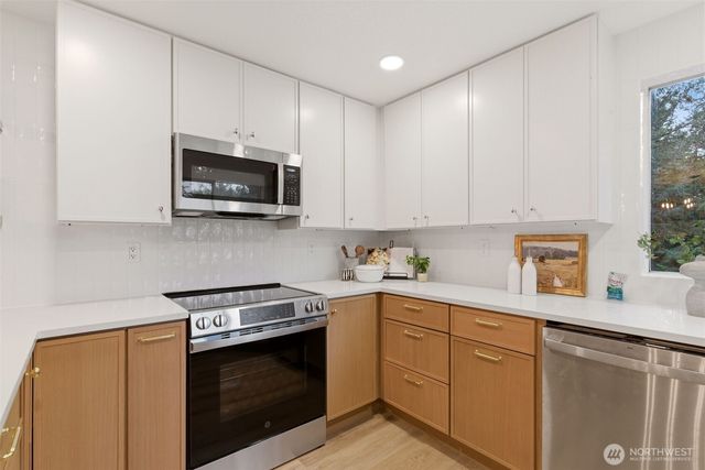 2718 Aztec Drive NW, Olympia, WA 98502