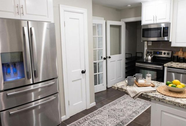 2611 Tangley Road, Houston, TX 77005