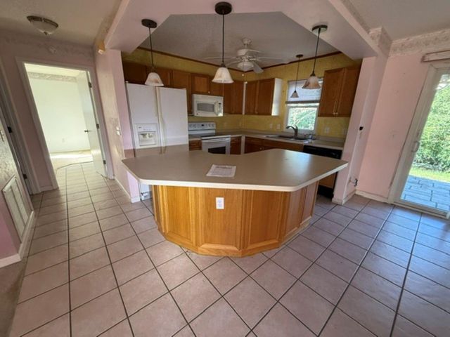 524 SAN MARINO DRIVE, Lady Lake, FL 32159