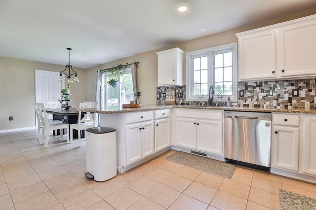5 Acton Street, Nashua, NH 03060