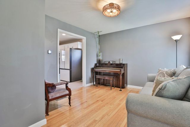 5 Acton Street, Nashua, NH 03060