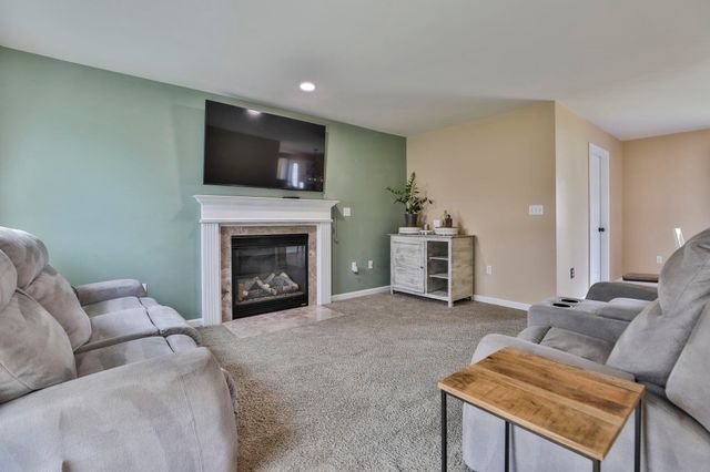 5 Acton Street, Nashua, NH 03060