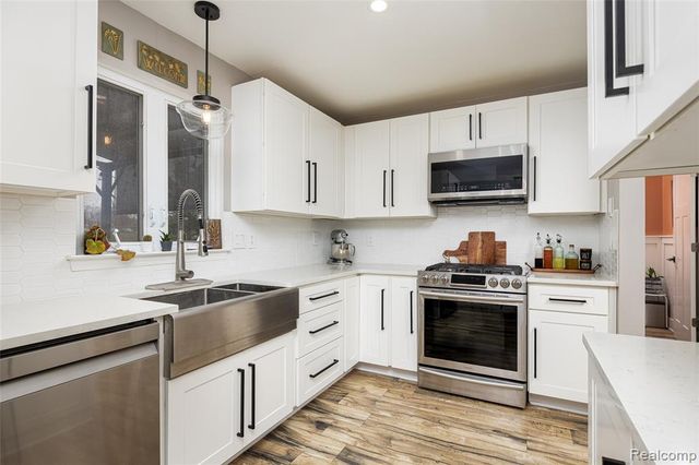 315 Cambridge Drive, Dexter, MI 48130