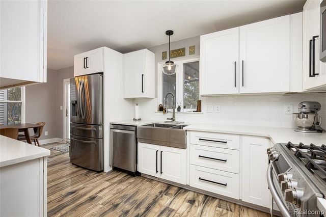 315 Cambridge Drive, Dexter, MI 48130