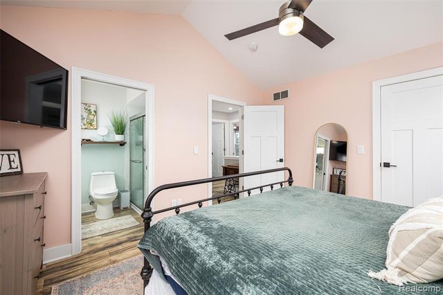 315 Cambridge Drive, Dexter, MI 48130