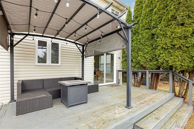 315 Cambridge Drive, Dexter, MI 48130