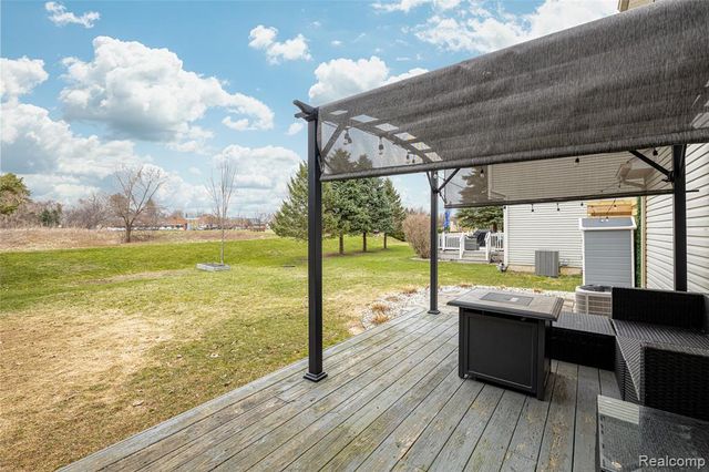 315 Cambridge Drive, Dexter, MI 48130