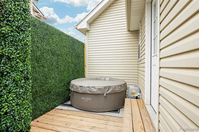 315 Cambridge Drive, Dexter, MI 48130