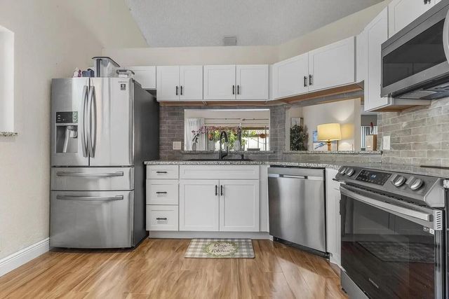 12 Vía De Casas Sur Apt 203, Boynton Beach, FL 33426