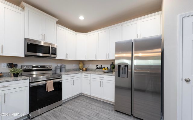 2214 TWIN PINES Circle W, Jacksonville, FL 32246