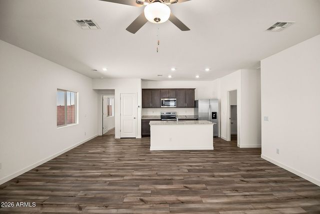 626 W Red Hawk Court, Casa Grande, AZ 85122