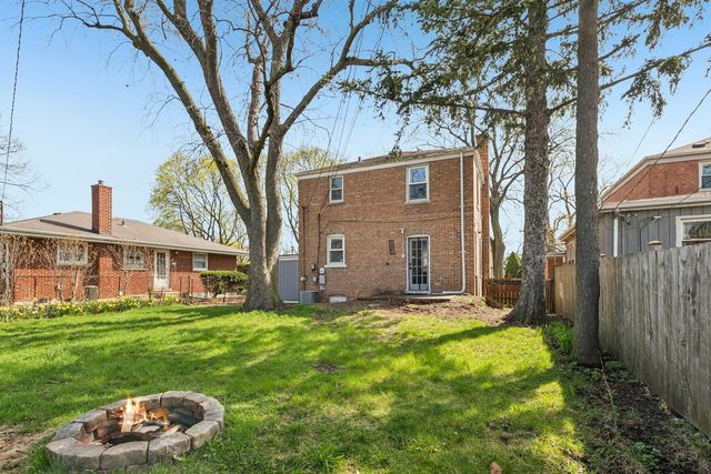 8646 Harms Road, Skokie, IL 60077