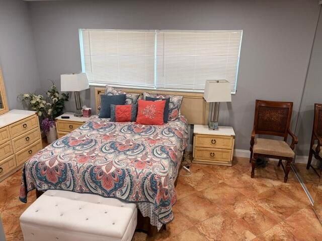 5103 NW 35th Street 401, Lauderdale Lakes, FL 33319