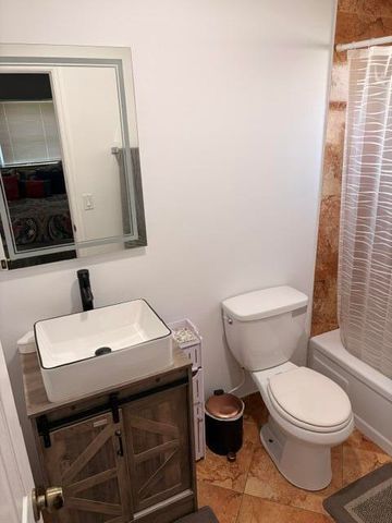 5103 NW 35th Street 401, Lauderdale Lakes, FL 33319