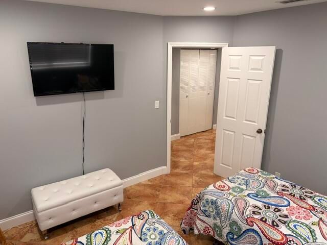 5103 NW 35th Street 401, Lauderdale Lakes, FL 33319