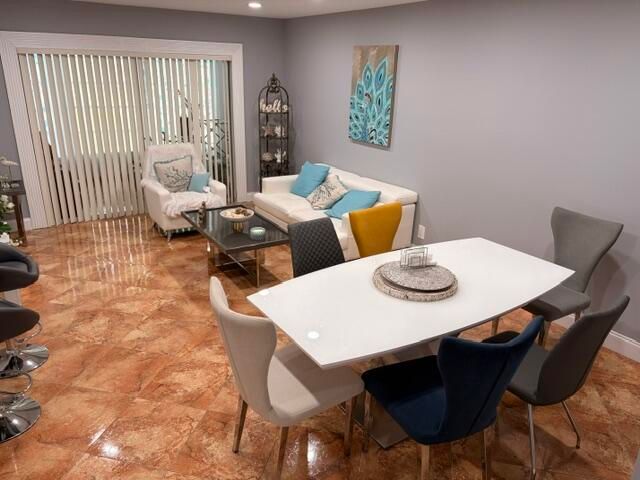 5103 NW 35th Street 401, Lauderdale Lakes, FL 33319