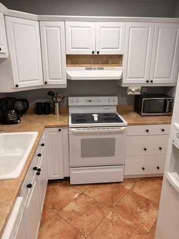 5103 NW 35th Street 401, Lauderdale Lakes, FL 33319