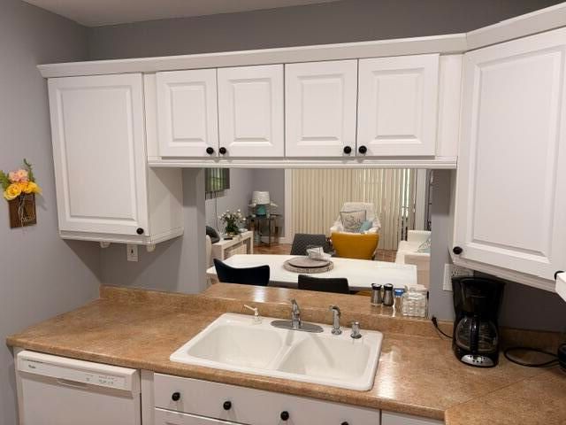 5103 NW 35th Street 401, Lauderdale Lakes, FL 33319