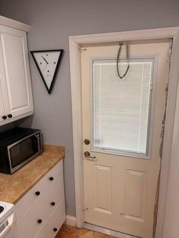 5103 NW 35th Street 401, Lauderdale Lakes, FL 33319