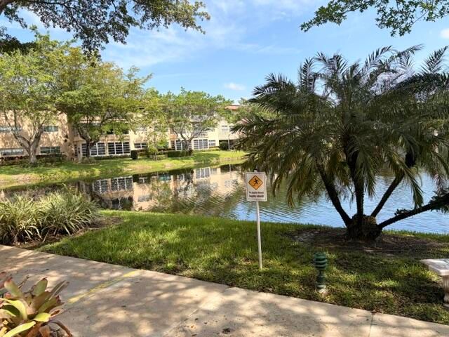 5103 NW 35th Street 401, Lauderdale Lakes, FL 33319