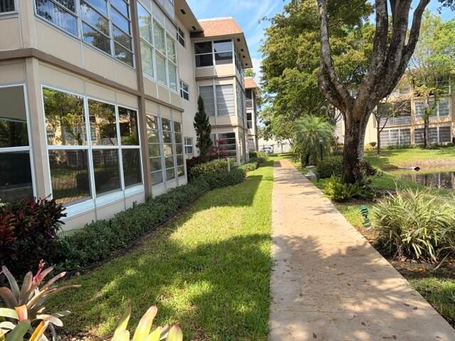 5103 NW 35th Street 401, Lauderdale Lakes, FL 33319
