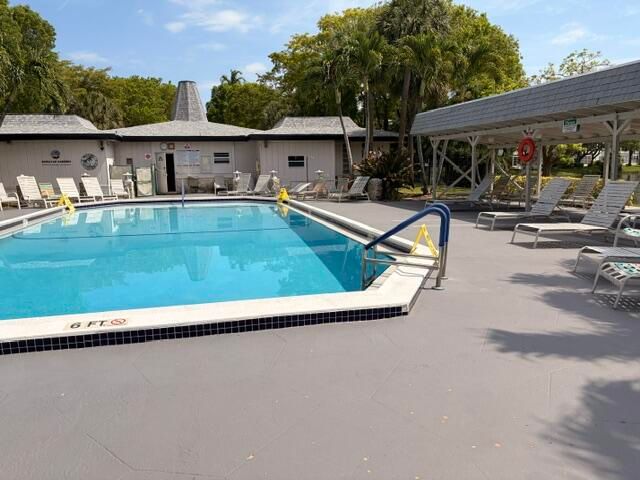 5103 NW 35th Street 401, Lauderdale Lakes, FL 33319