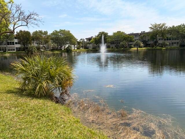 5103 NW 35th Street 401, Lauderdale Lakes, FL 33319