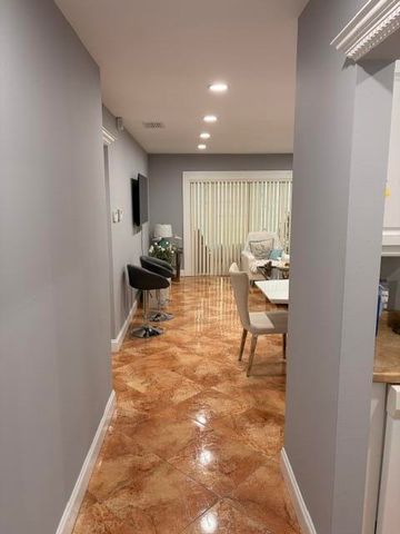 5103 NW 35th Street 401, Lauderdale Lakes, FL 33319