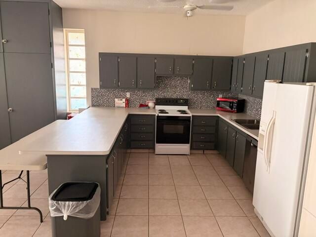 5103 NW 35th Street 401, Lauderdale Lakes, FL 33319