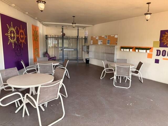5103 NW 35th Street 401, Lauderdale Lakes, FL 33319
