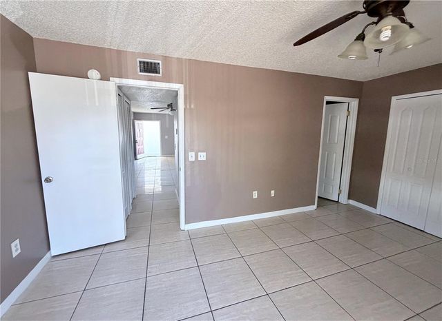 2565 OAK PARK WAY 213, Orlando, FL 32822