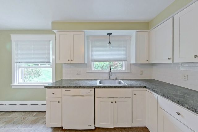 1290 West Main Road, Portsmouth, RI 02871