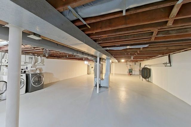 1290 West Main Road, Portsmouth, RI 02871