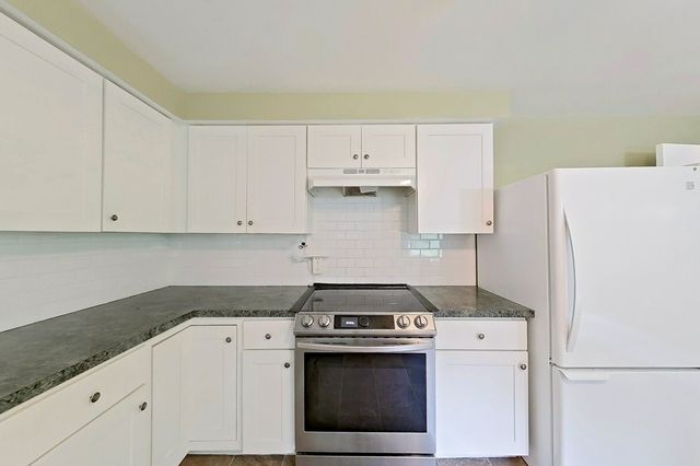 1290 West Main Road, Portsmouth, RI 02871