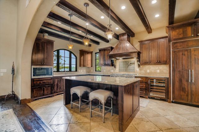 100 Milagro, Horseshoe Bay, TX 78657
