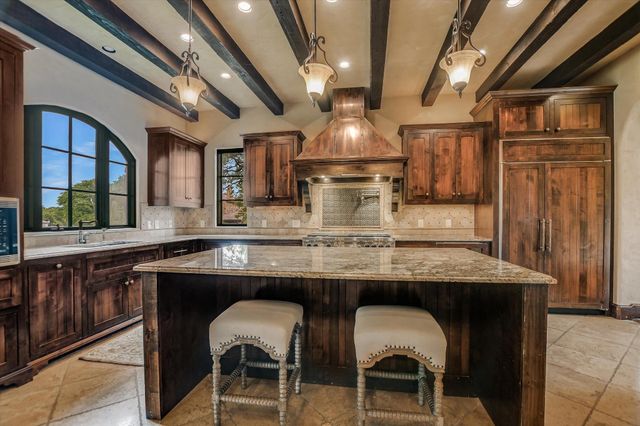 100 Milagro, Horseshoe Bay, TX 78657