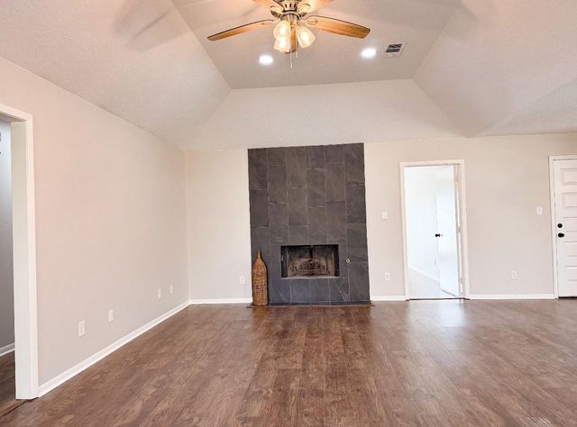 2402 Heather Street, Highlands, TX 77562