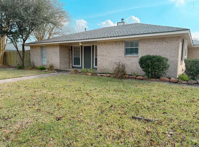 2402 Heather Street, Highlands, TX 77562
