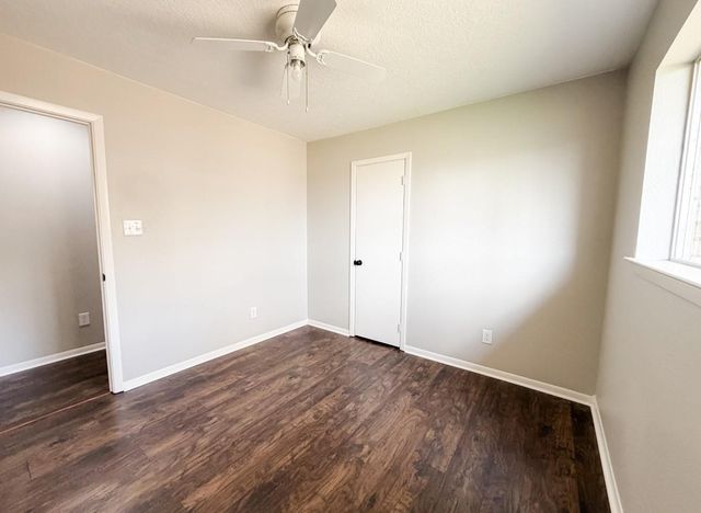 2402 Heather Street, Highlands, TX 77562