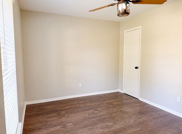 2402 Heather Street, Highlands, TX 77562