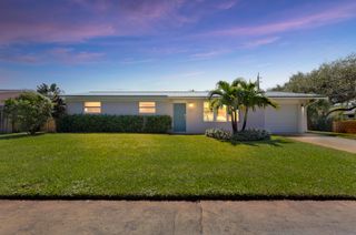47 Ridgewood Circle, Tequesta, FL 33469