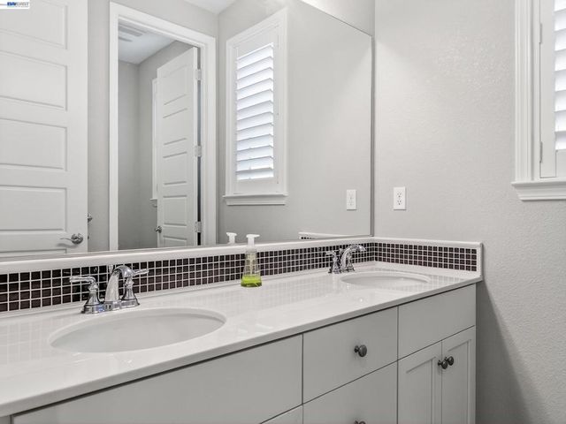 5030 Brook Valley Loop, San Jose, CA 95136