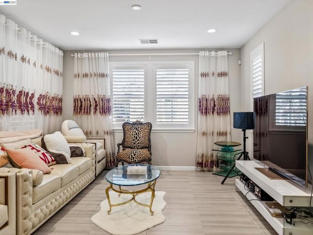 5030 Brook Valley Loop, San Jose, CA 95136