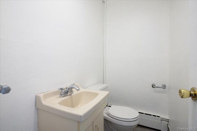 20-22 Brooklyn Avenue, Valley Stream, NY 11581
