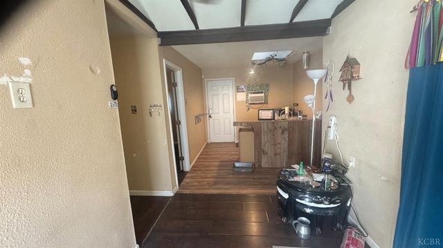 219 E 5th Street, Hanford, CA 93230