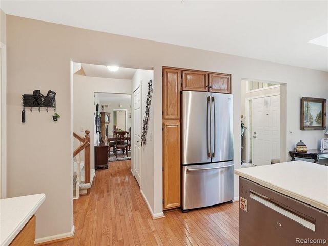 43162 W Kirkwood Drive, Clinton Township, MI 48038