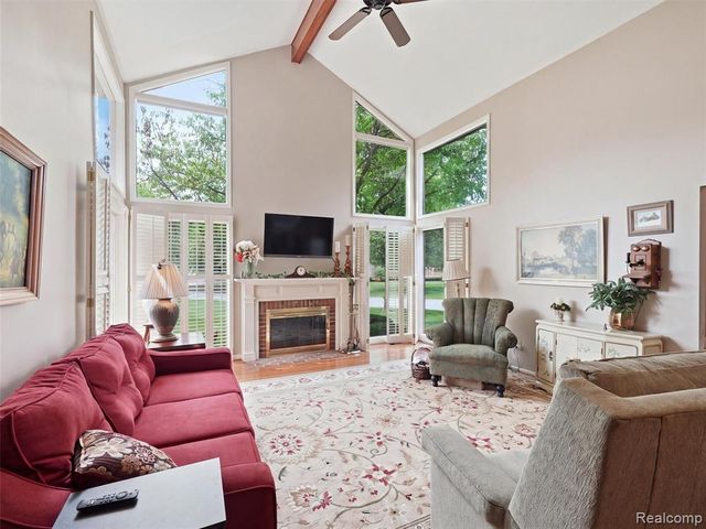 43162 W Kirkwood Drive, Clinton Township, MI 48038