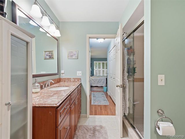 43162 W Kirkwood Drive, Clinton Township, MI 48038